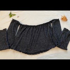 Off-the-shoulder long sleeve blouse